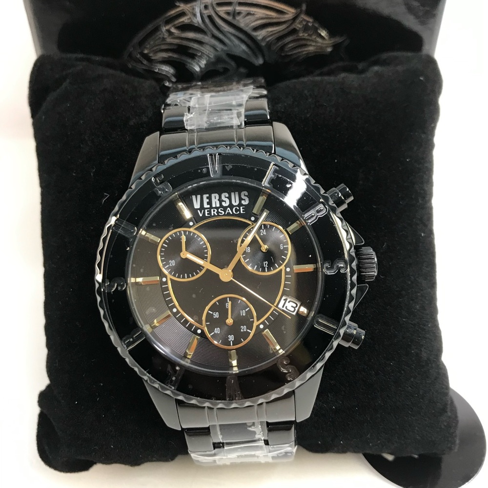 New 💯 Authentic VERSUS VERSACE
Tokyo Chronograph Watch
